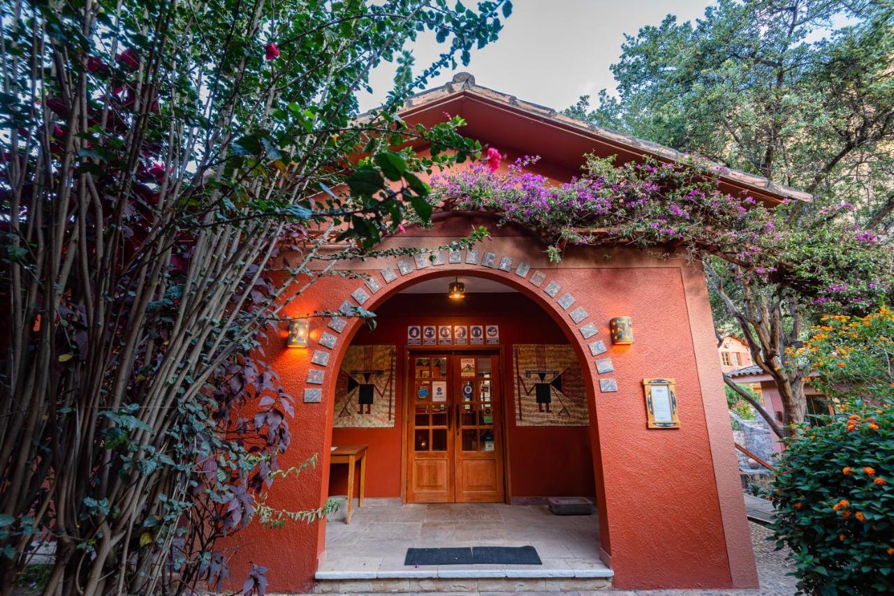 Hotel Pakaritampu Ollantaytambo Exterior photo
