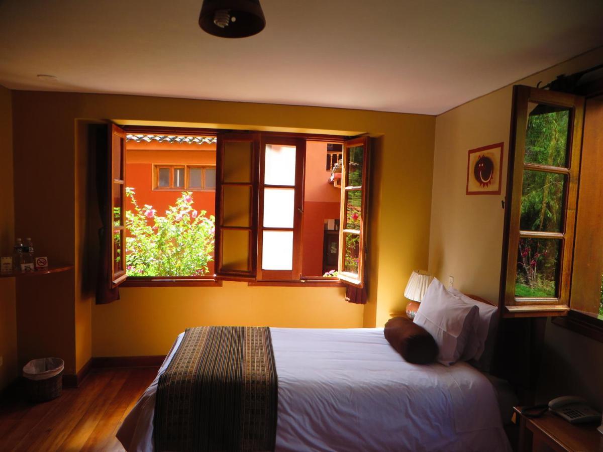 Hotel Pakaritampu Ollantaytambo Exterior photo